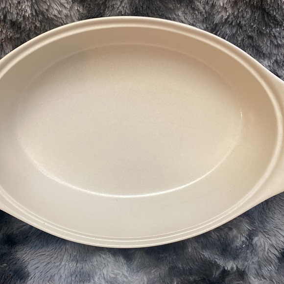 CORNING WARE CREATIONS 2 QT. BEIGE STONEWARE CASSEROLE
DISH W/ COVER - Picture 5 of 16